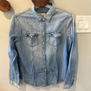 Abercrombie & Fitch - Long Sleeve Button-Down Jeans Shirt